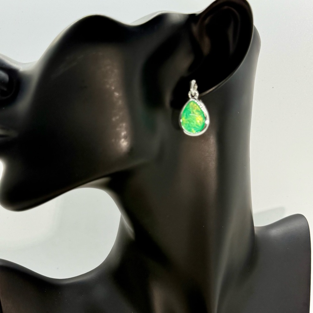 Chic Silver and Green Teardrop Earrings -‎ Nickel Free NWT